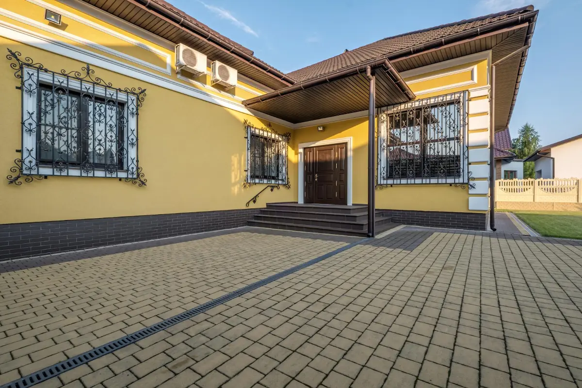 Model Paving Block Halaman Rumah Kasar